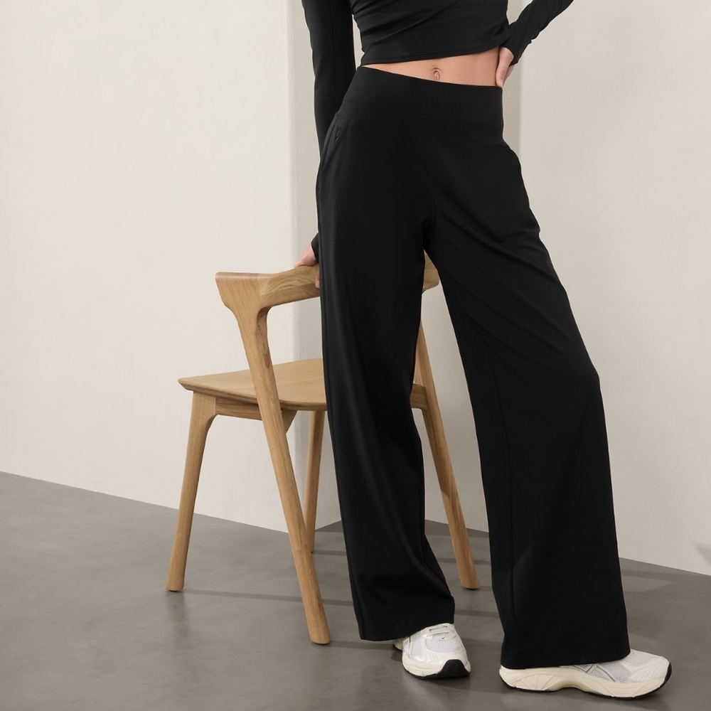 Athleta NWT VENICE HIGH RISE WIDE LEG size Small